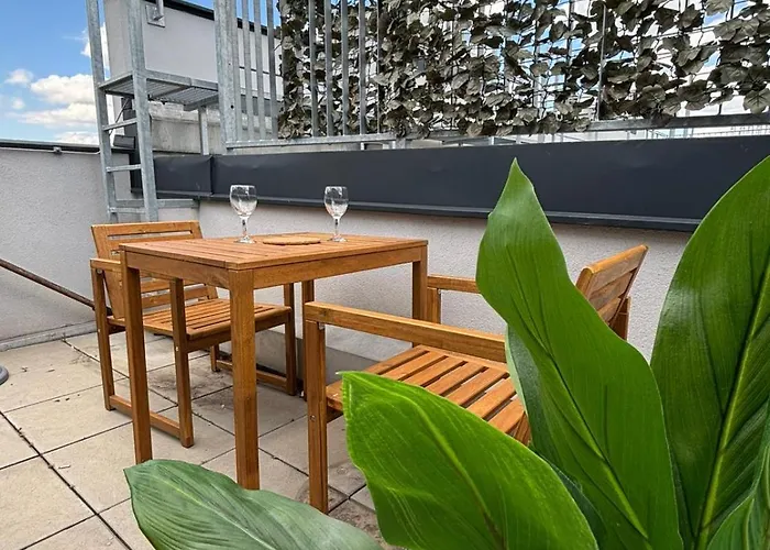 Orestaliving - Penthouse In 2nd District With View Wien